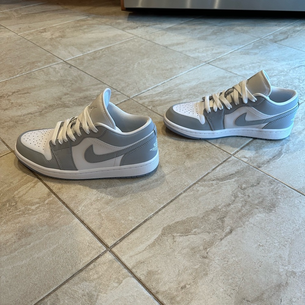 Jordan 1 Low Wolf Grey